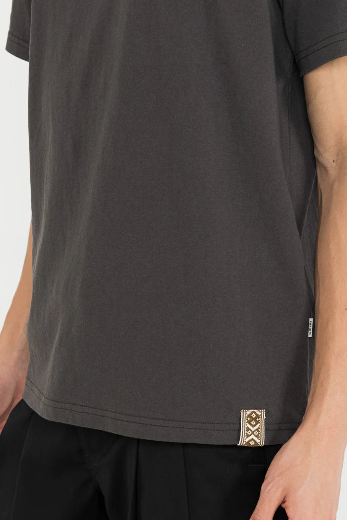CLASSIC VINTAGE TEE