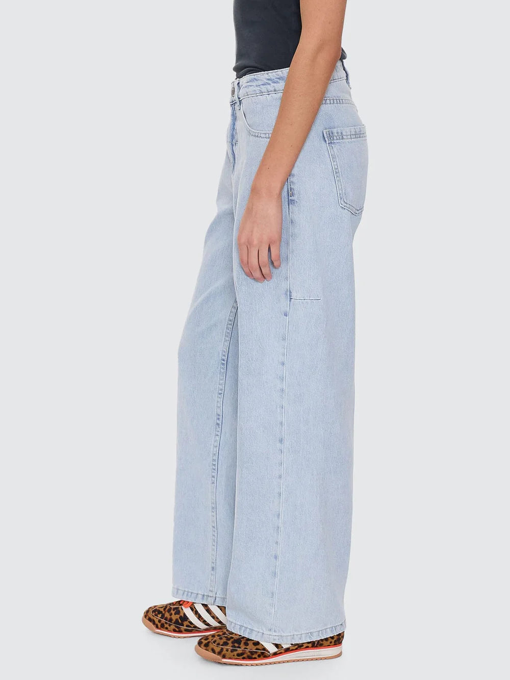 BILLIE LOW FORTUNE FAVOURS JEAN