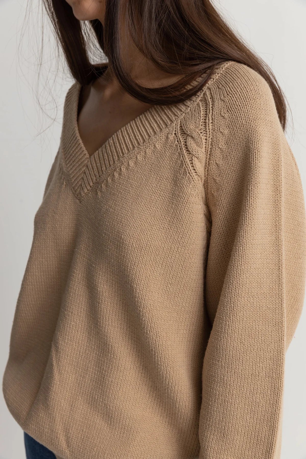 MOONSTONE OVERSIZED V NECK