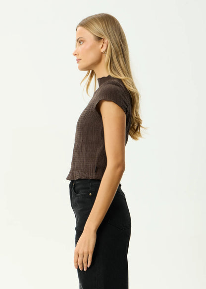 FOCUS - SEERSUCKER MOCK NECK TOP