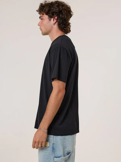 DEADLY PURSUIT MERCH FIT TEE