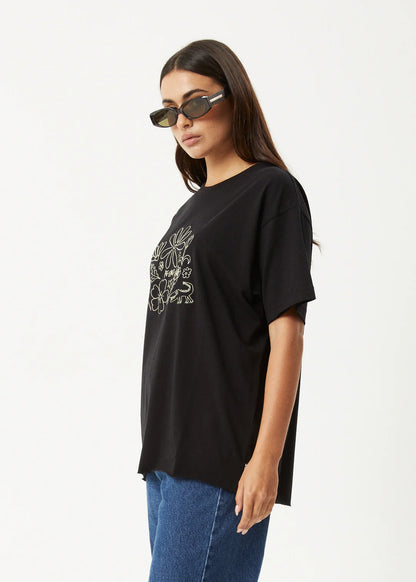SHAPES -  OVERSIZED TEE