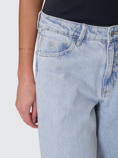 BILLIE LOW FORTUNE FAVOURS JEAN