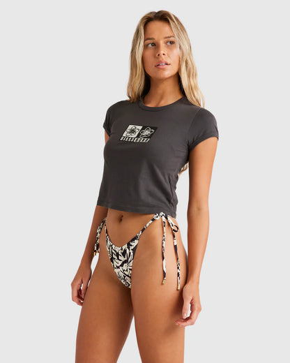 ISLAND BLOOM TEE