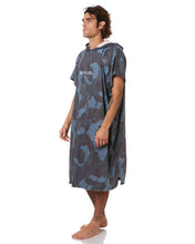 Load image into Gallery viewer, MIX UP PRINT HOODED TOWEL
