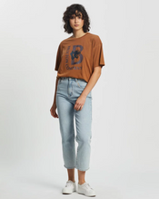 Load image into Gallery viewer, LEAGUE W S/S OVERSIZED CREW TEE
